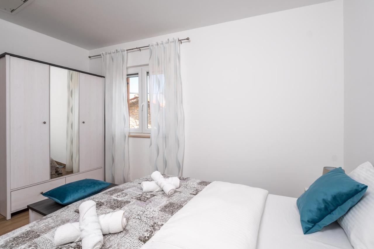 Apartman Palada Appartement Žminj Buitenkant foto